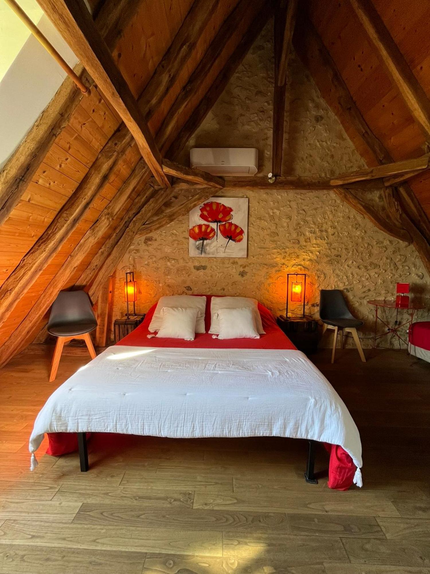 Chambre D'Hotes La Ferme De La Croix. Saint-Avit-Sénieur Exteriér fotografie